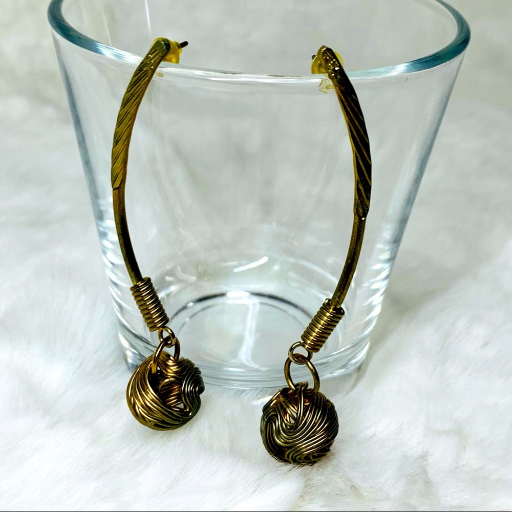 Vintage | brass tone rod and ball dangle stud earrings